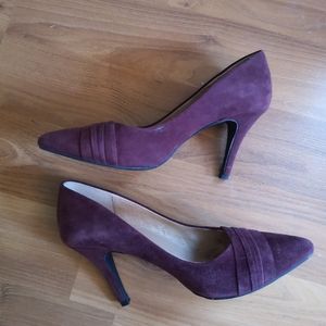 Burgundy velvet heels, size 9